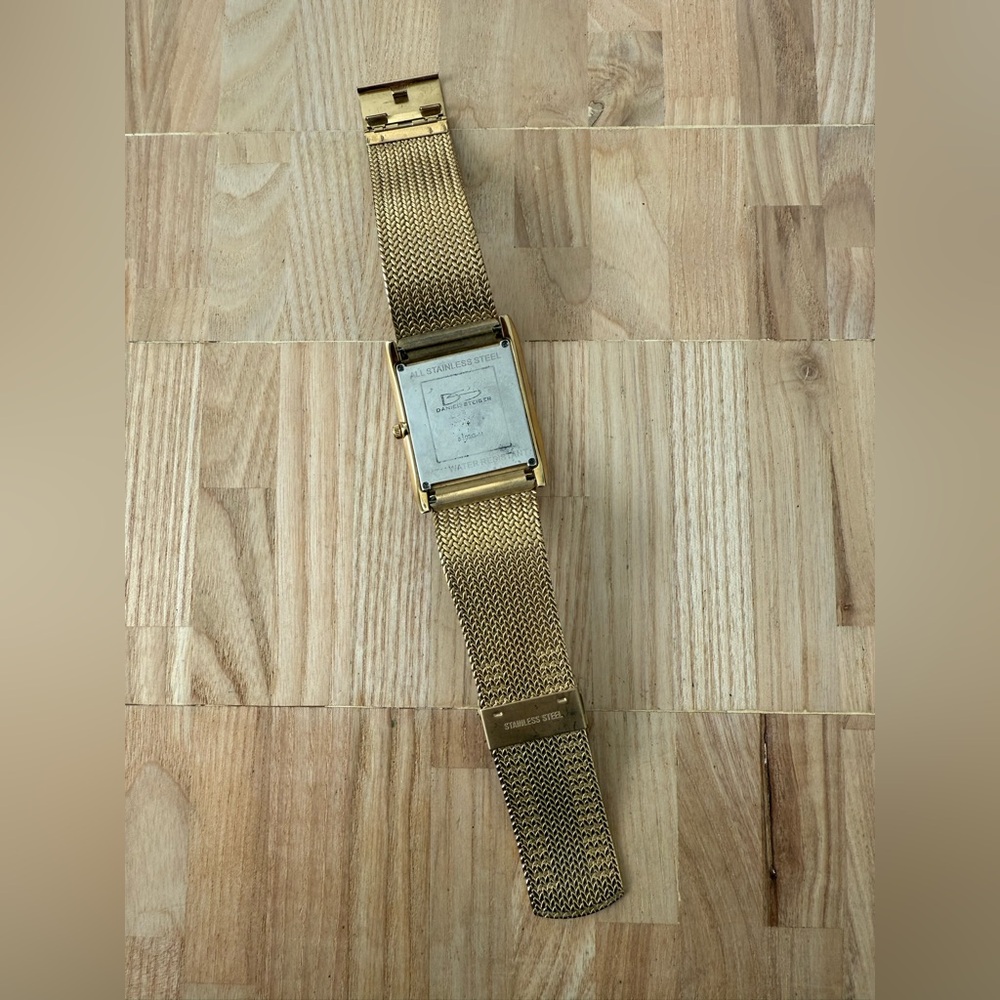 Vintage Daniel Steiger men’s rectangular gold tone dress watch NEW BATTERY - Picture 10 of 12